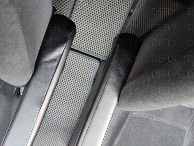 Чехлы на подлокотники переднего ряда Toyota Wish (XE20), 2009-2017, экокожа черная, 2 шт.