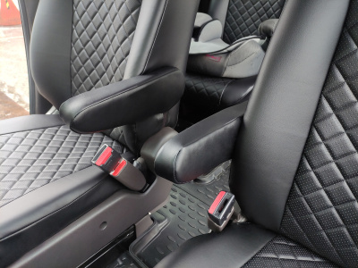 Чехлы на сиденья Honda Freed (GB5-GB8), 2016-2024, 4 места, капитанские кресла, экокожа черная/ромб перфорация